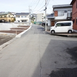 石坂・高林分譲地：南側より接続道路